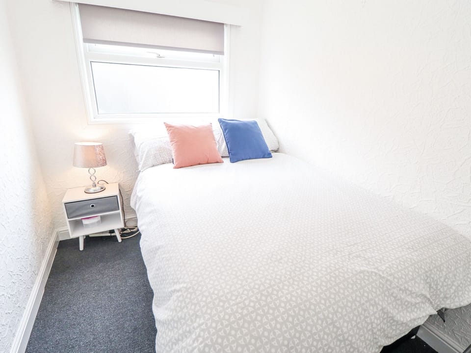 Cottage | 2 bedrooms, individually decorated, individually furnished, free WiFi