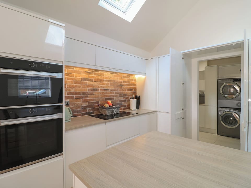 Fridge, dishwasher, electric kettle, toaster