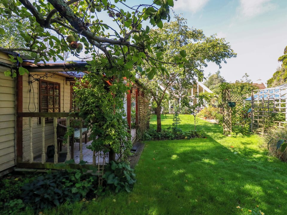 Cottage | Property grounds