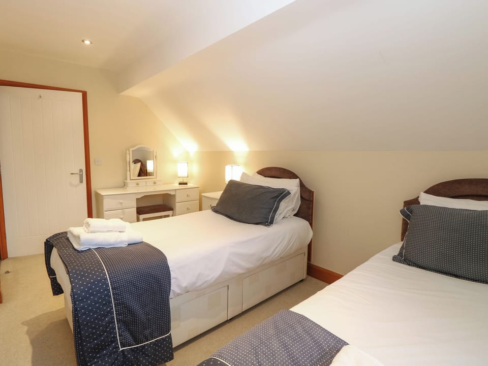 4 bedrooms, individually decorated, individually furnished, free WiFi