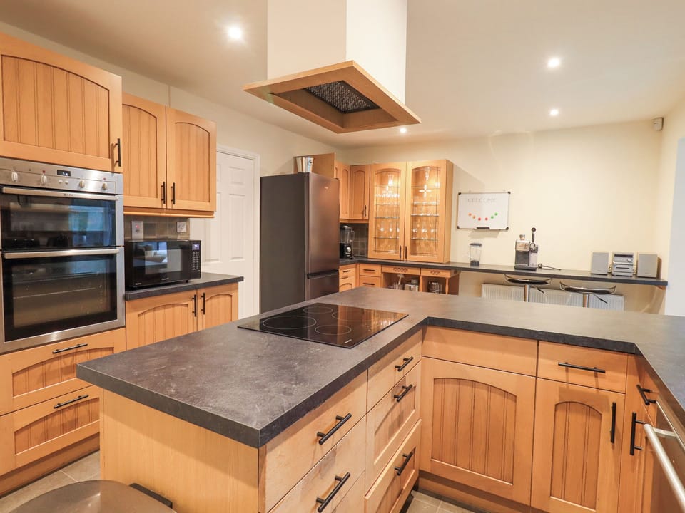 Fridge, dishwasher, electric kettle, toaster