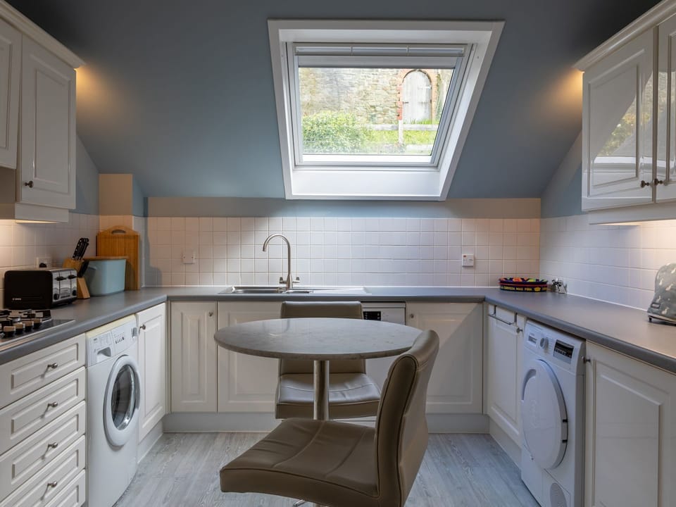 Fridge, dishwasher, cookware/dishes/utensils