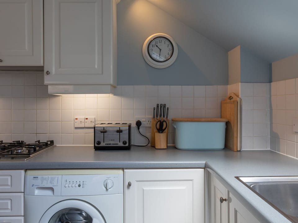 Fridge, dishwasher, cookware/dishes/utensils