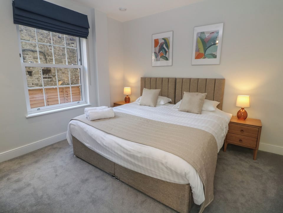 2 Rock Mill Holiday Apartments Cottage in High Peak District