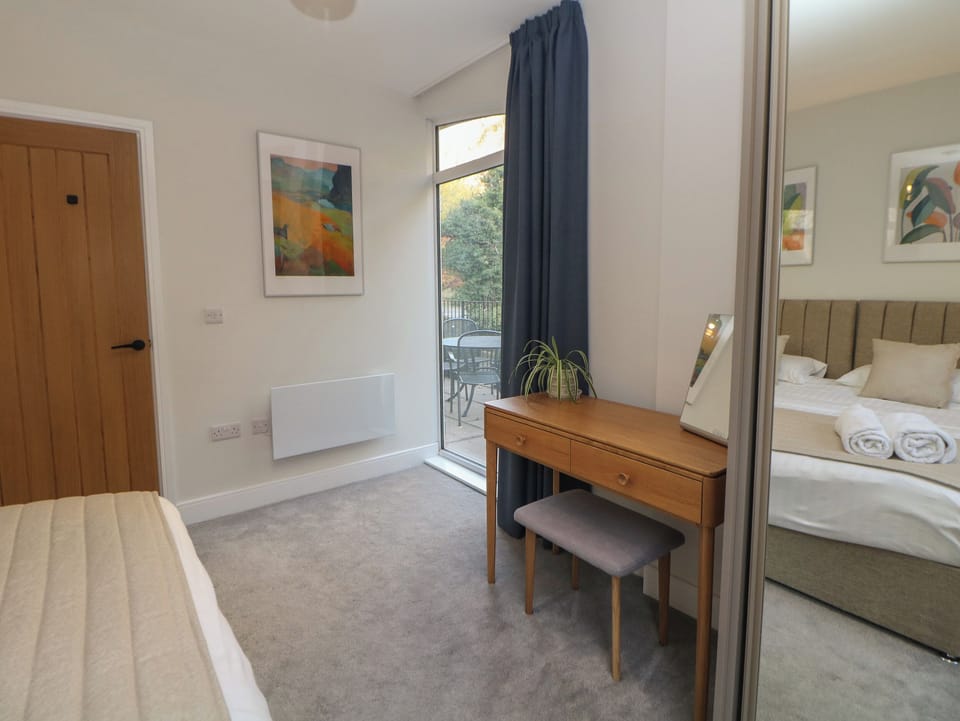 2 Rock Mill Holiday Apartments Cottage in High Peak District