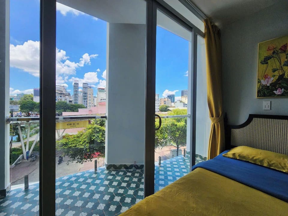 Basic Studio | Balcony