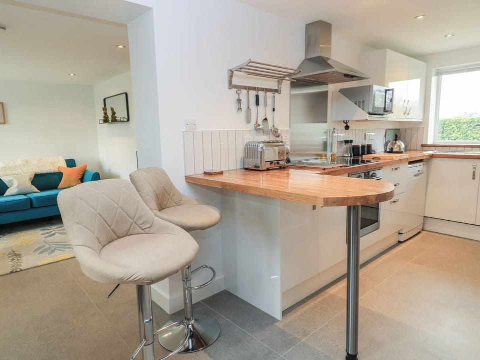 Fridge, dishwasher, electric kettle, toaster