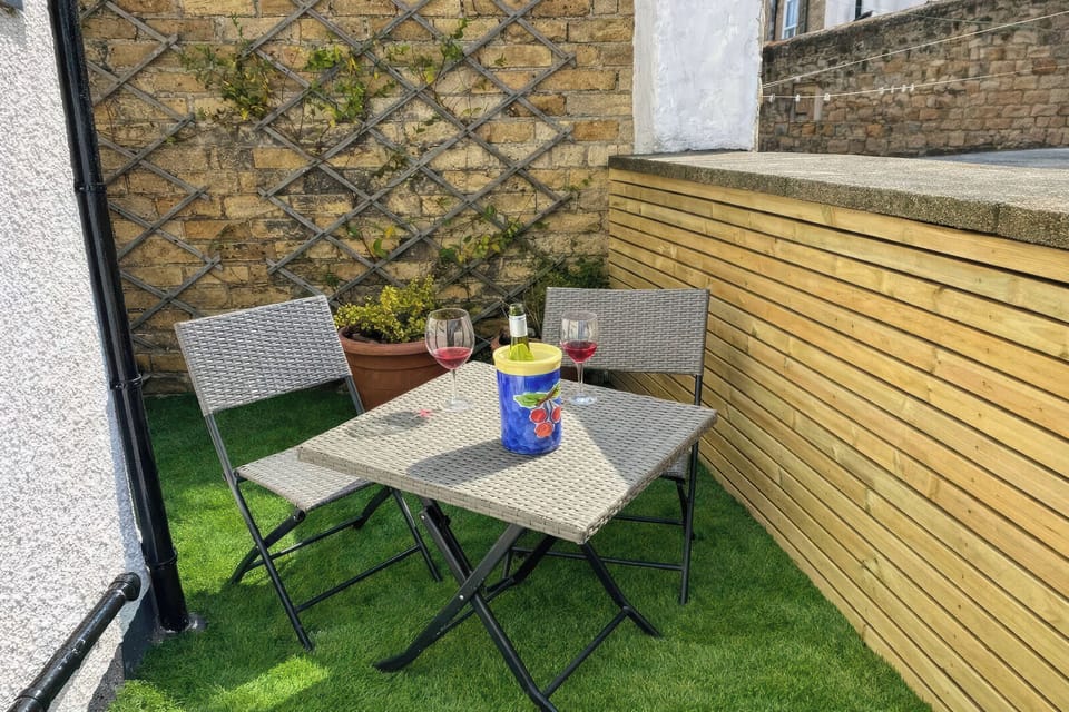 Cottage | Outdoor dining