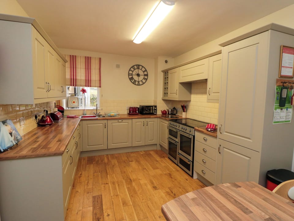 Fridge, dishwasher, electric kettle, toaster