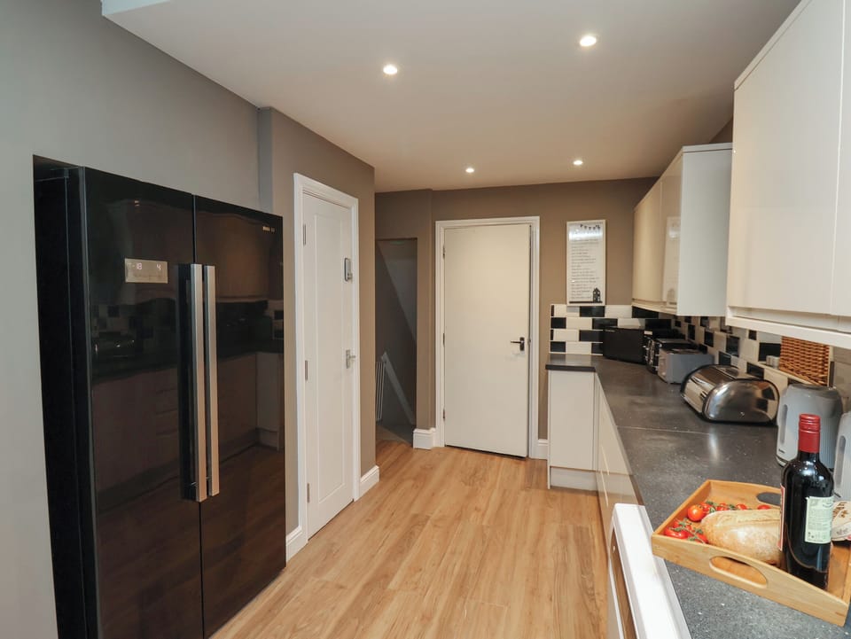 Fridge, dishwasher, electric kettle, toaster
