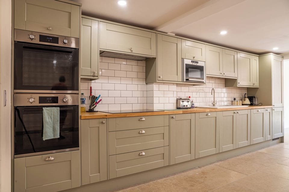 Fridge, dishwasher, electric kettle, toaster