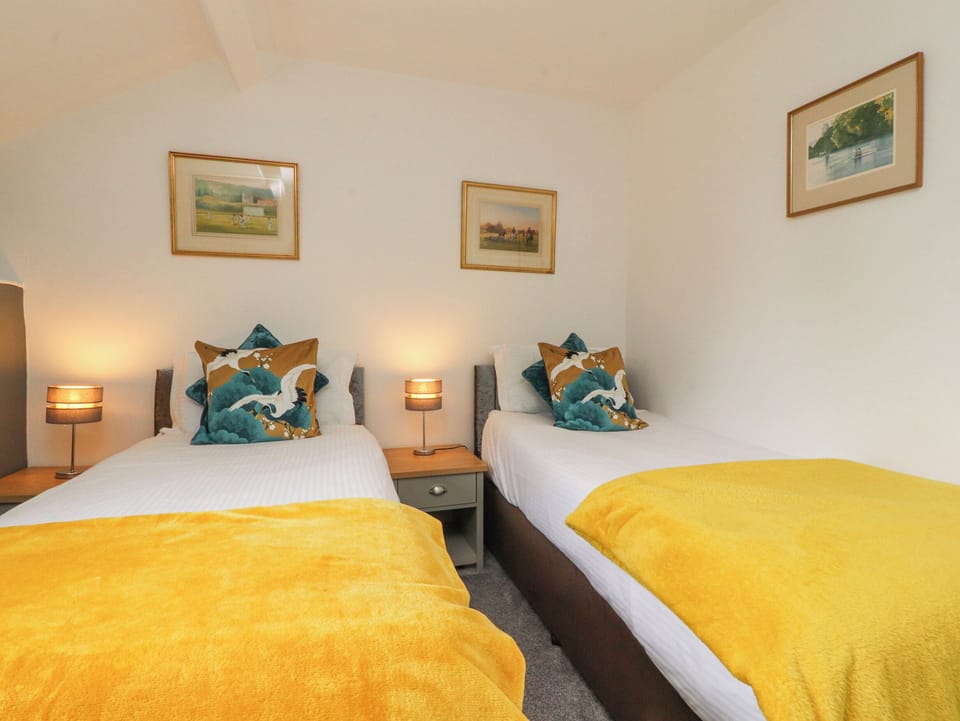 2 bedrooms, individually decorated, individually furnished, free WiFi