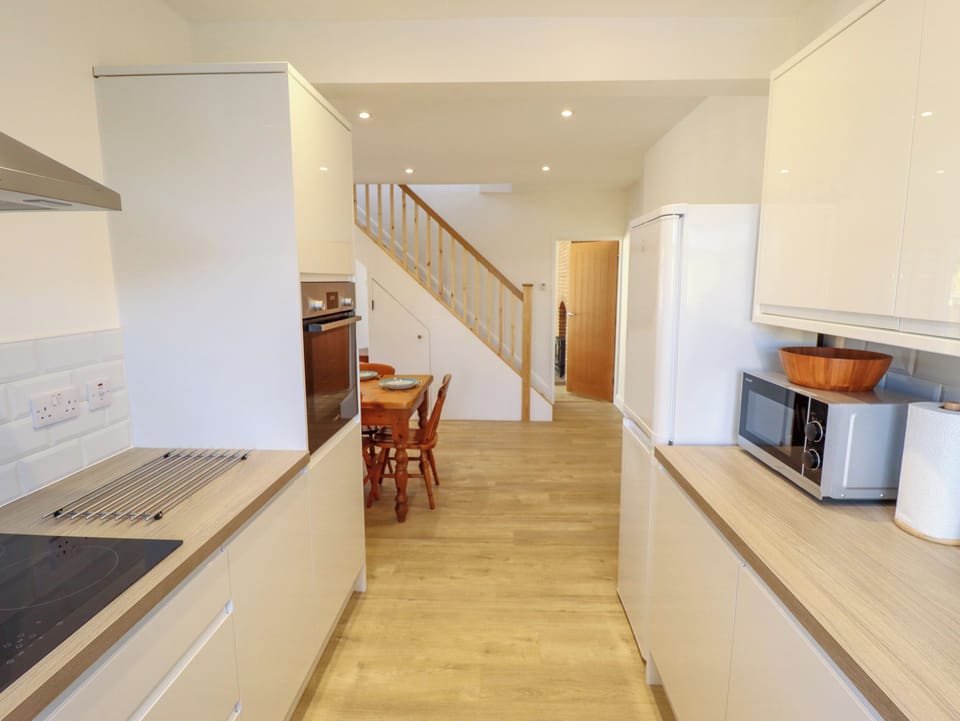 Fridge, dishwasher, electric kettle, toaster