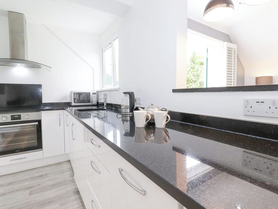 Fridge, dishwasher, electric kettle, toaster