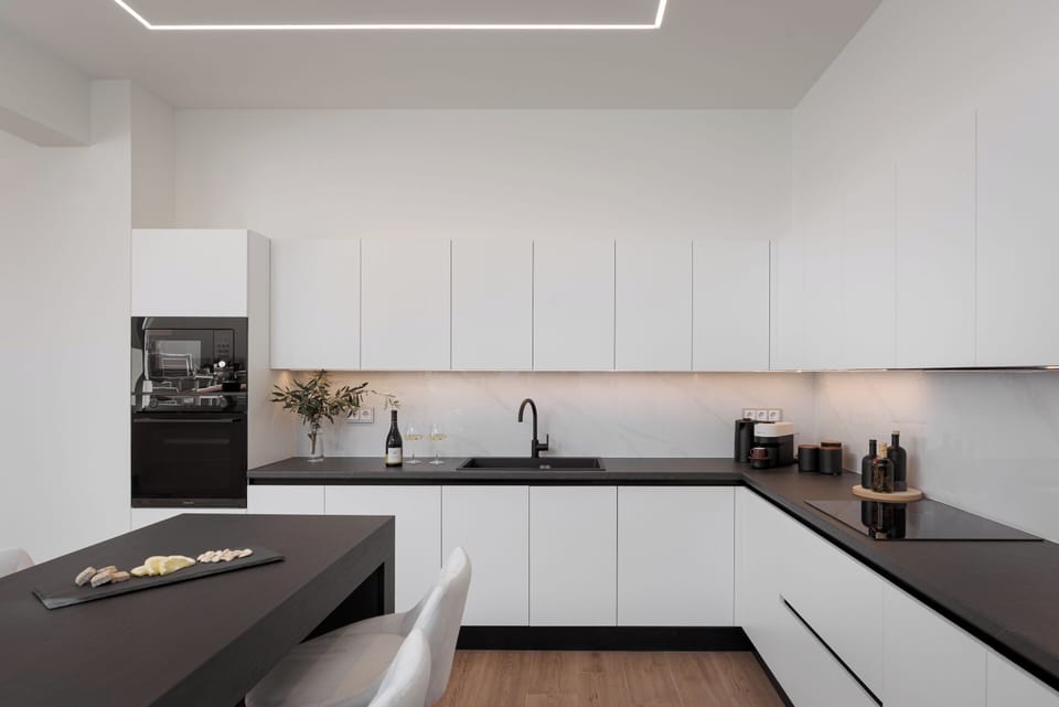Classic Apartment, Patio, Garden View | Private kitchen | Highchair