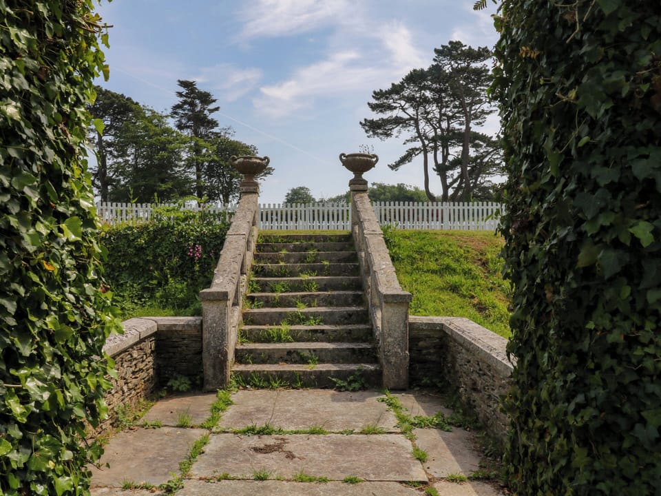 Cottage | Property grounds