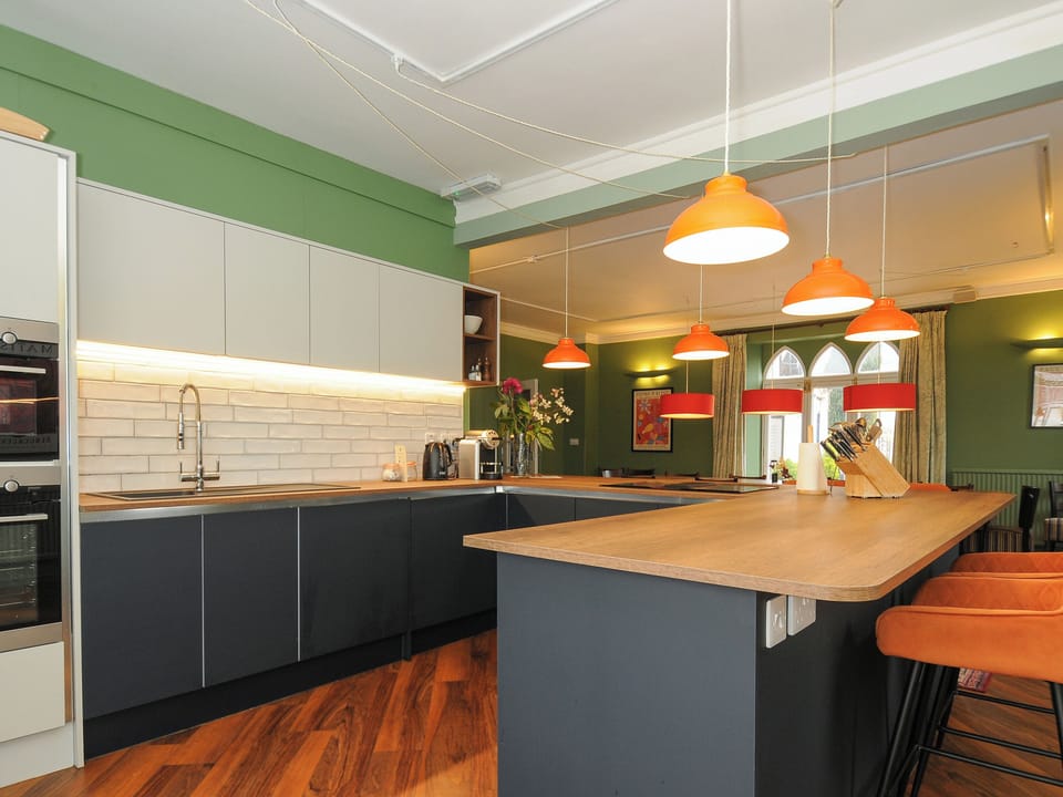 Dishwasher, cookware/dishes/utensils