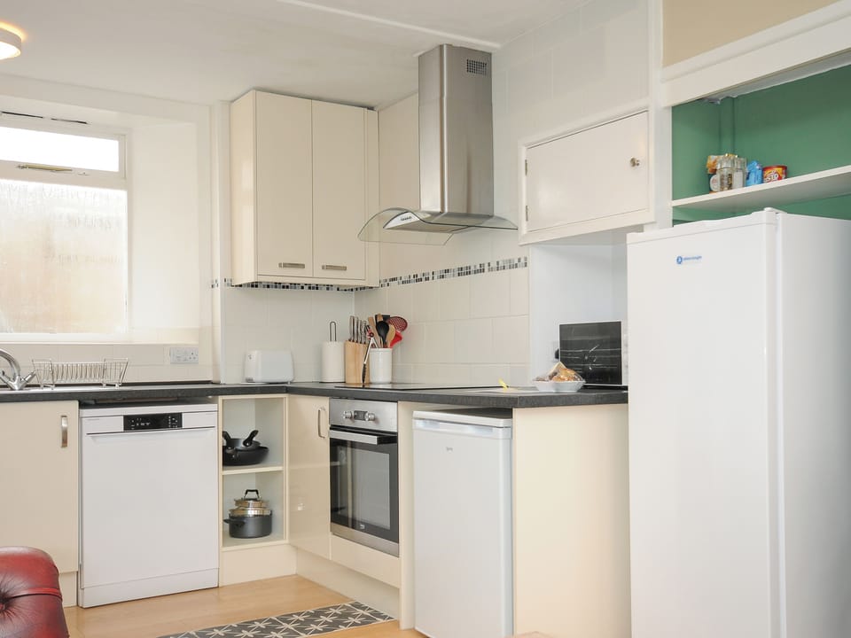 Dishwasher, cookware/dishes/utensils