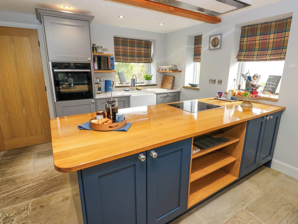 Fridge, dishwasher, electric kettle, toaster