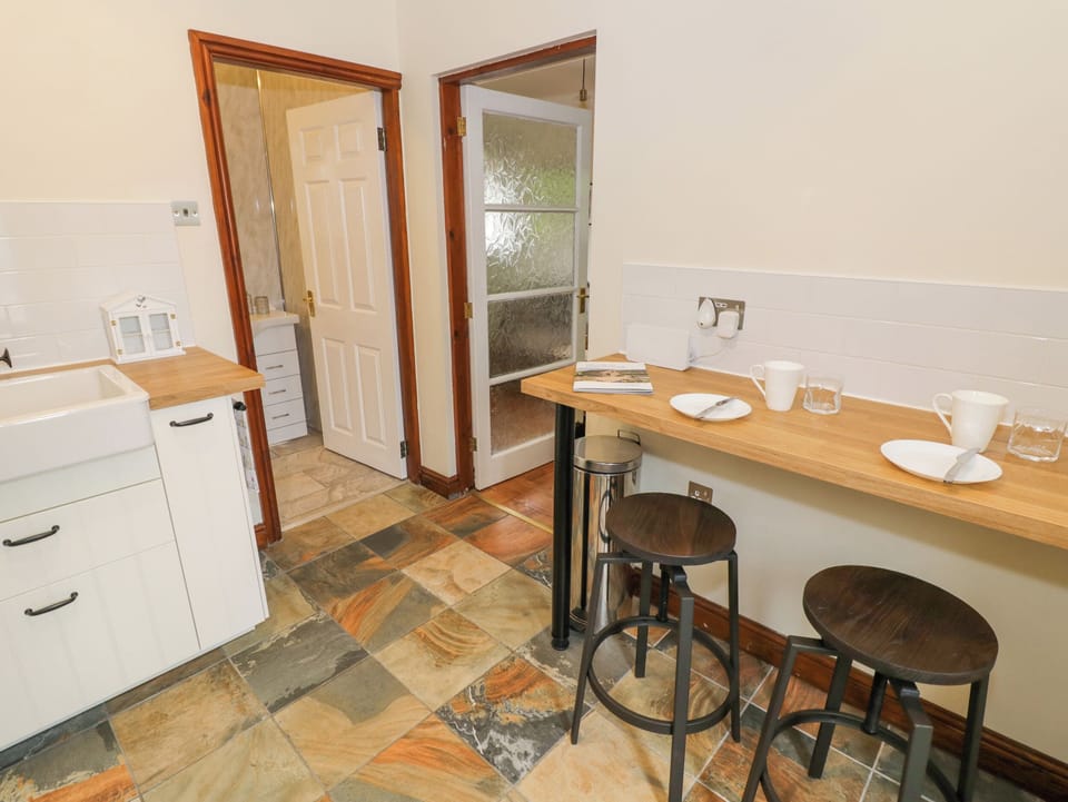 Fridge, electric kettle, toaster, cookware/dishes/utensils
