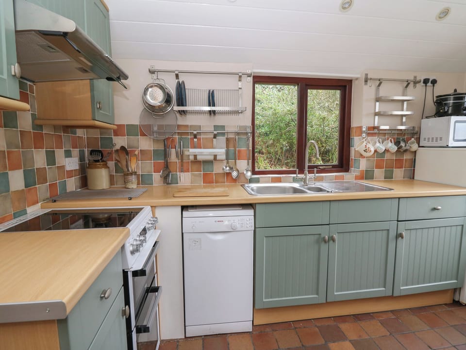 Fridge, dishwasher, electric kettle, toaster