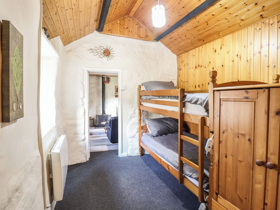 2 bedrooms, individually decorated, individually furnished, free WiFi