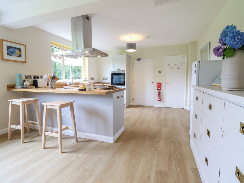 Fridge, dishwasher, electric kettle, toaster