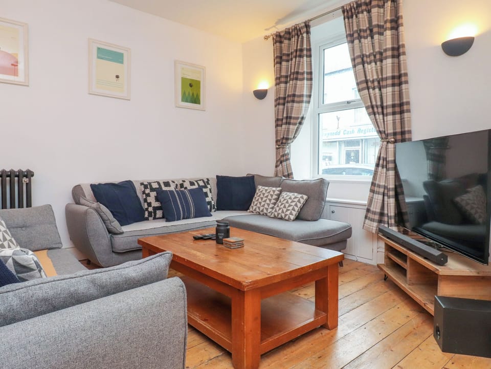 Cottage | Interior