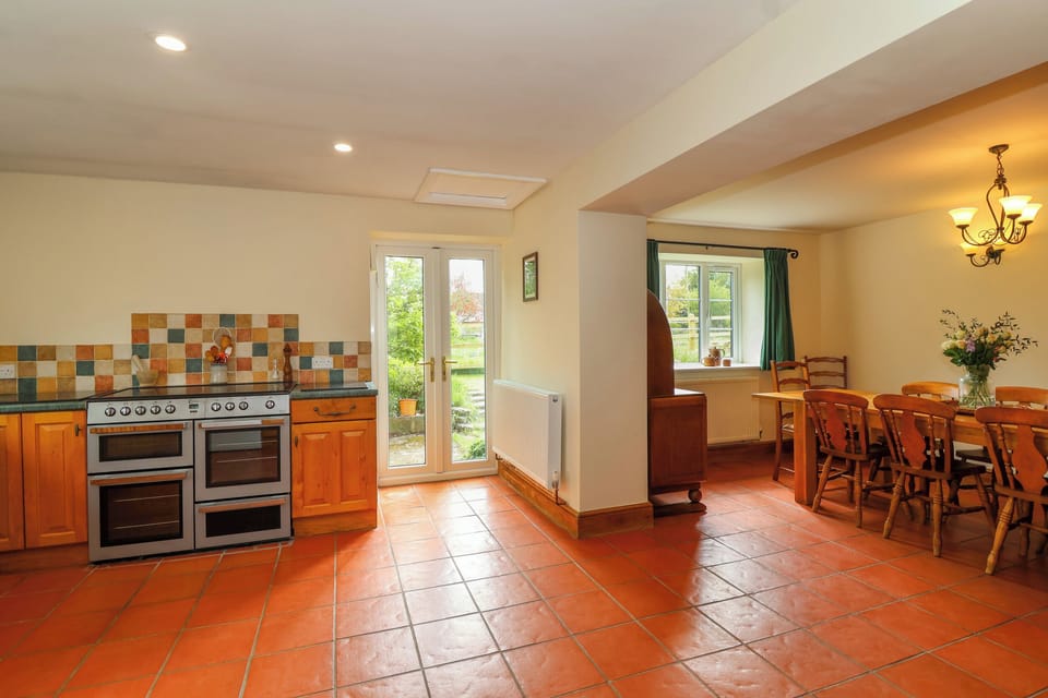 Fridge, dishwasher, cookware/dishes/utensils