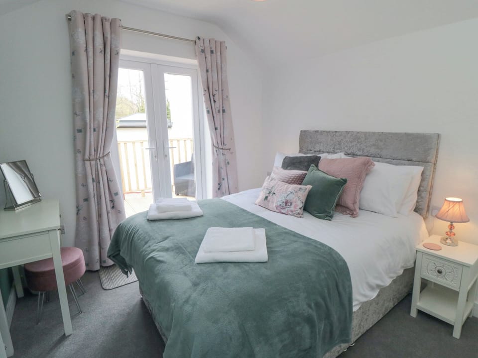 2 bedrooms, individually decorated, individually furnished, free WiFi