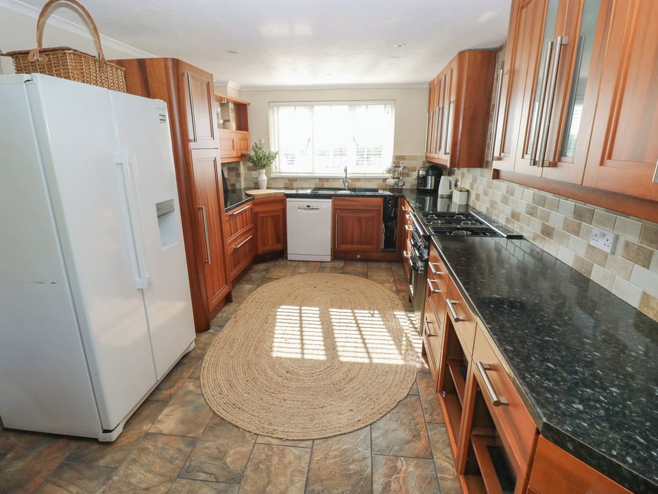 Fridge, dishwasher, electric kettle, toaster