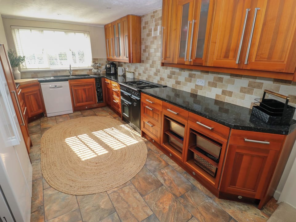 Fridge, dishwasher, electric kettle, toaster