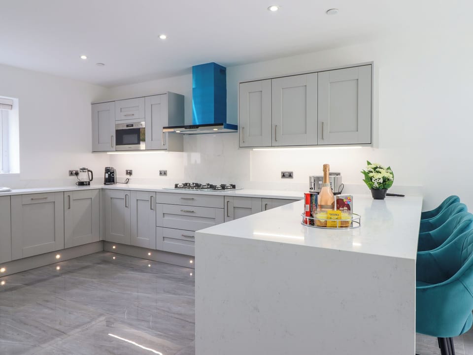 Fridge, dishwasher, electric kettle, toaster