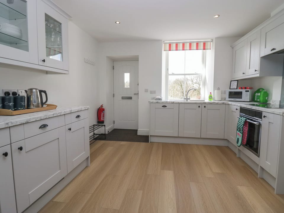 Fridge, dishwasher, electric kettle, toaster