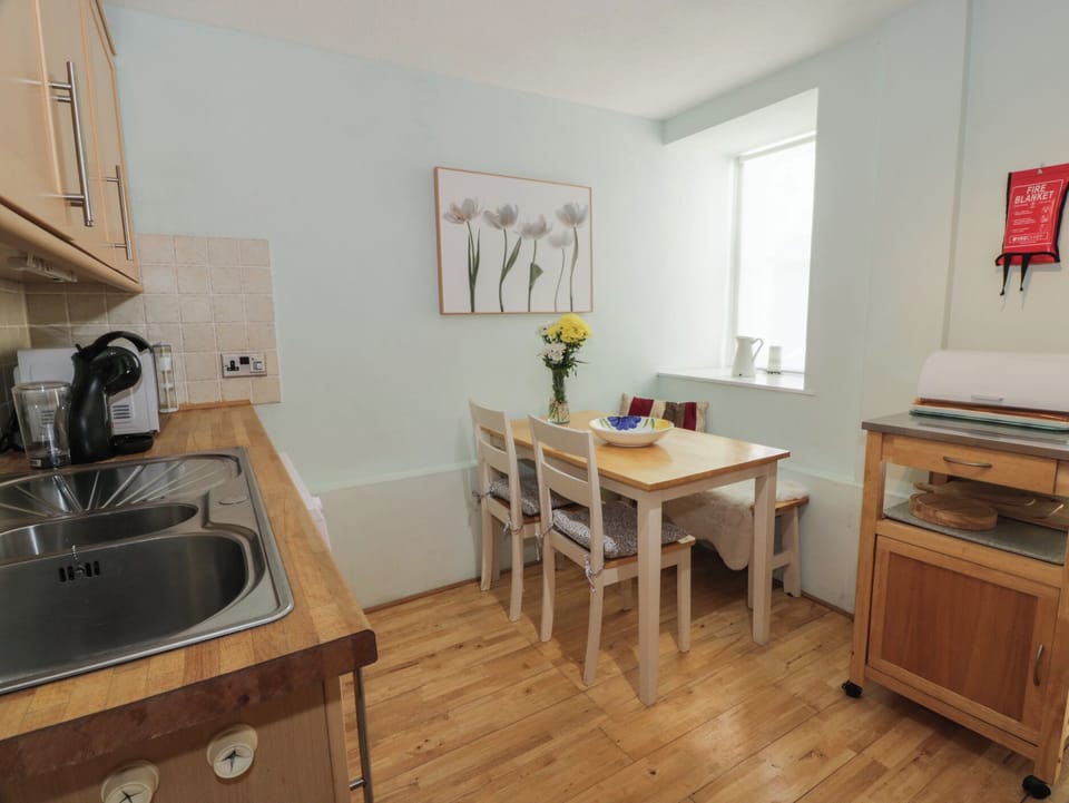 Fridge, microwave, dishwasher, toaster