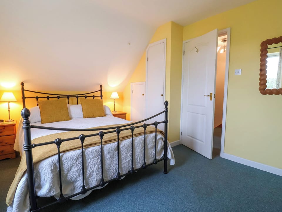 1 bedroom, individually decorated, individually furnished, free WiFi