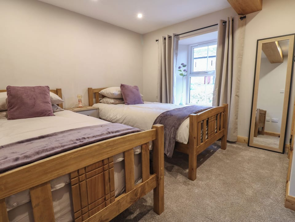2 bedrooms, individually decorated, individually furnished, free WiFi