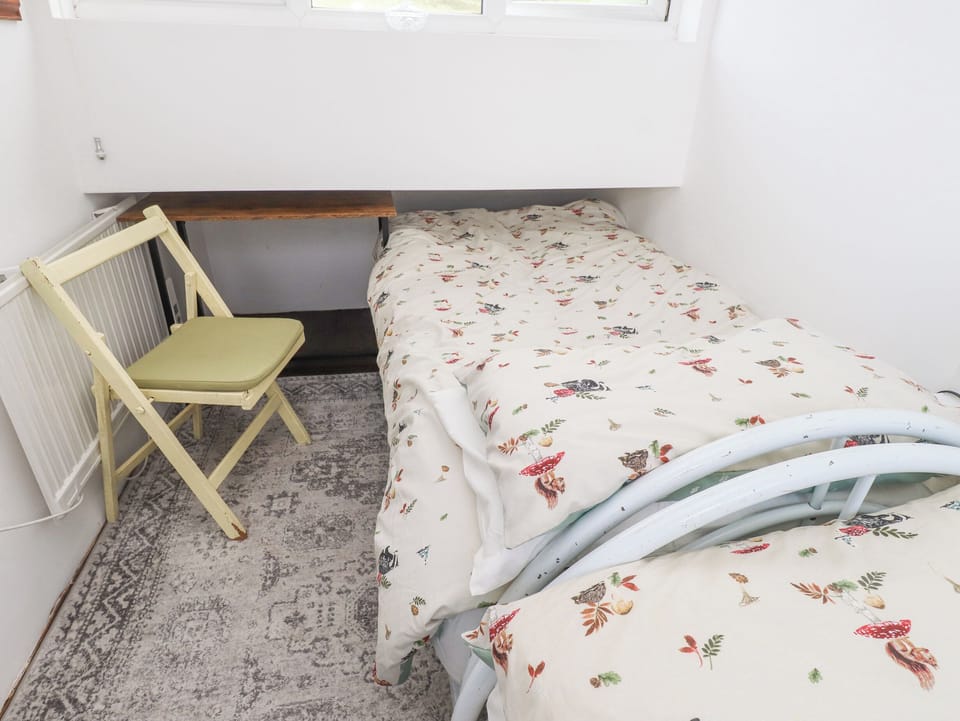 2 bedrooms, individually decorated, individually furnished, free WiFi