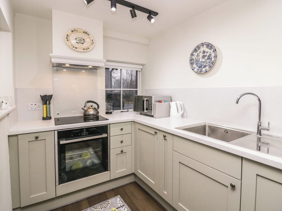 Fridge, dishwasher, electric kettle, toaster