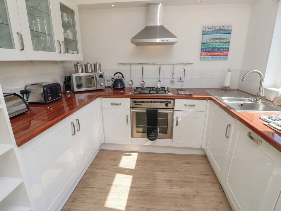 Fridge, dishwasher, electric kettle, toaster