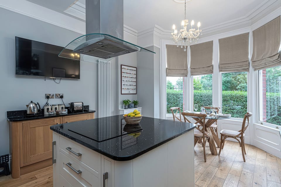 Fridge, dishwasher, toaster, cookware/dishes/utensils