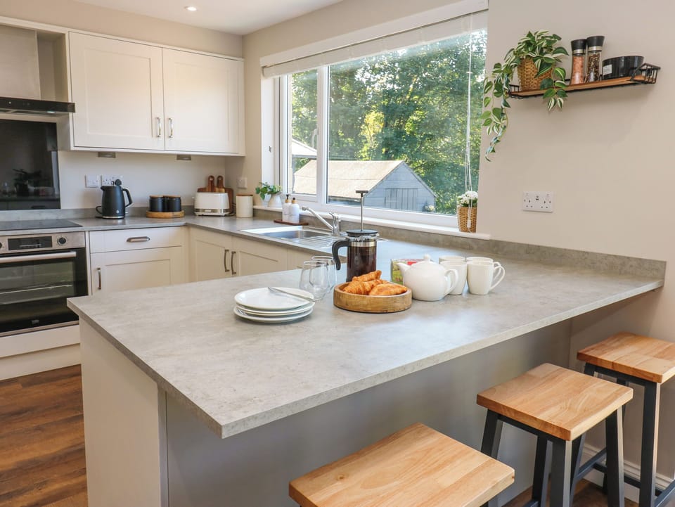 Fridge, dishwasher, electric kettle, toaster