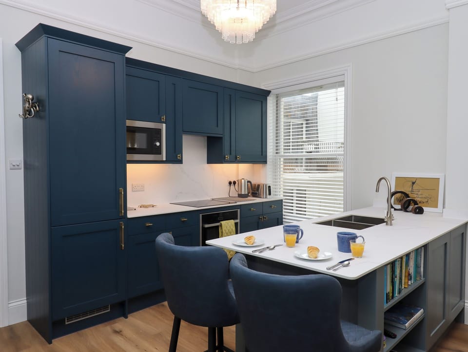 Fridge, dishwasher, electric kettle, toaster