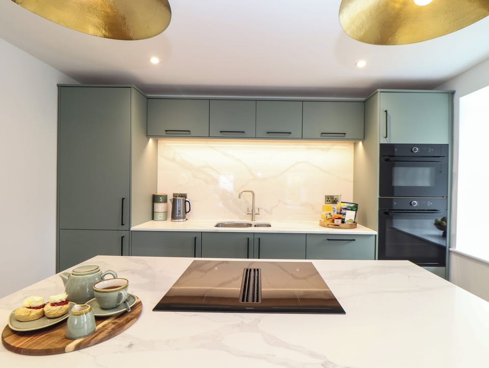 Fridge, dishwasher, electric kettle, toaster