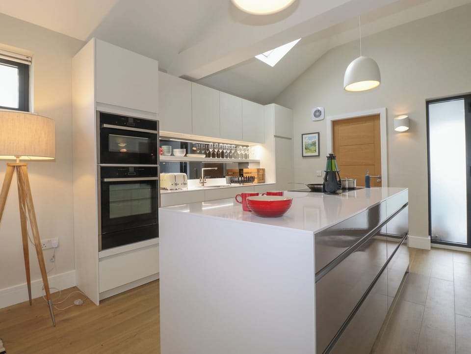 Fridge, dishwasher, electric kettle, cookware/dishes/utensils