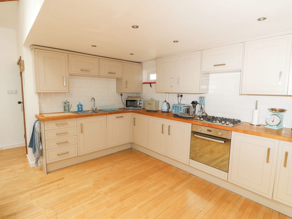 Fridge, dishwasher, electric kettle, toaster
