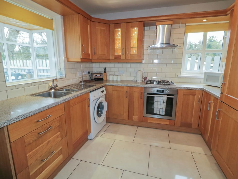 Fridge, electric kettle, toaster, cookware/dishes/utensils