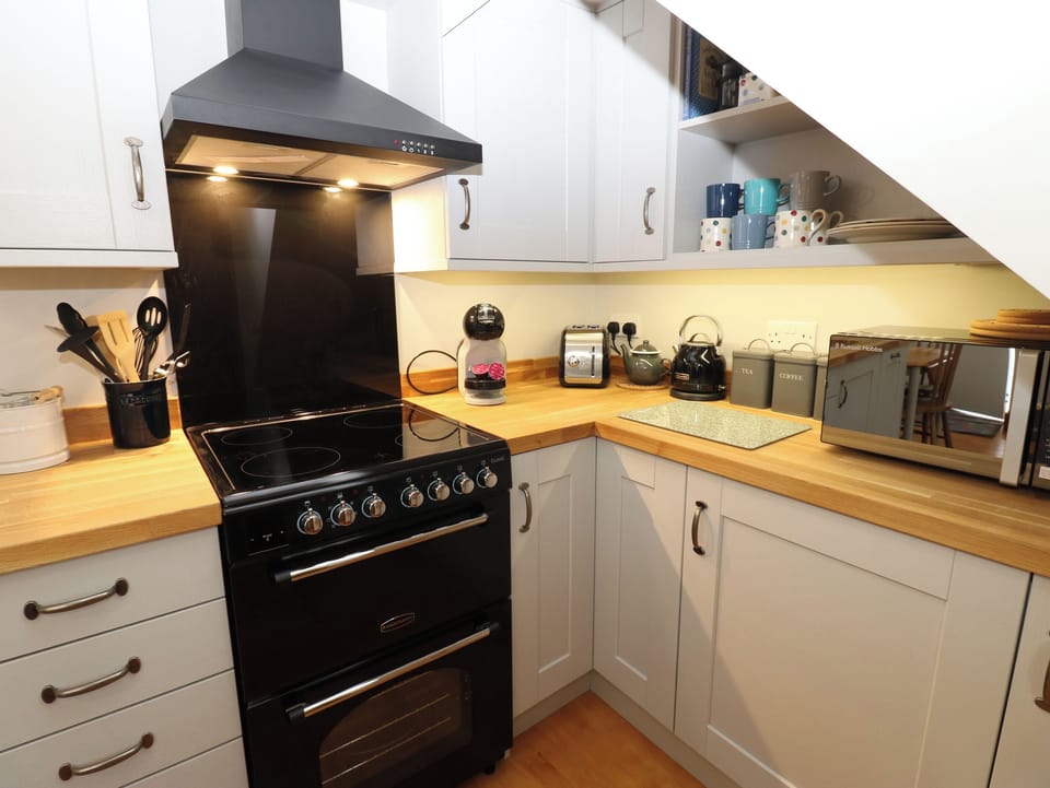 Fridge, dishwasher, electric kettle, toaster