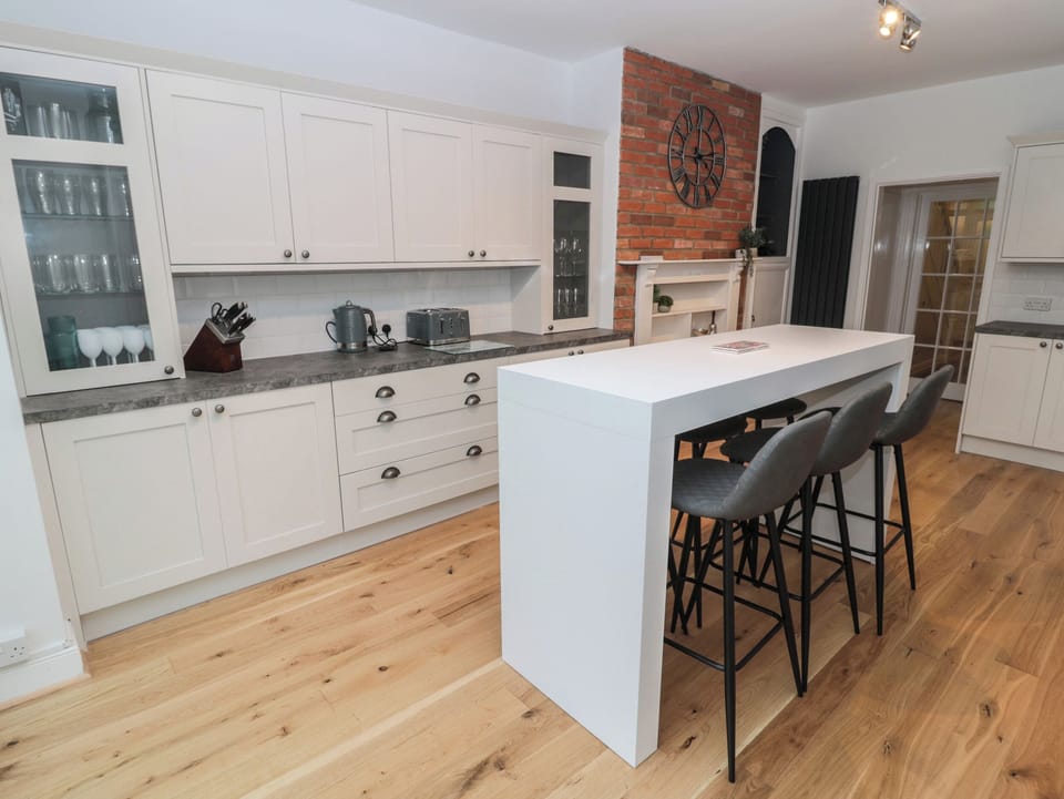 Fridge, dishwasher, electric kettle, toaster