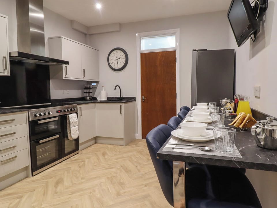 Fridge, dishwasher, electric kettle, toaster